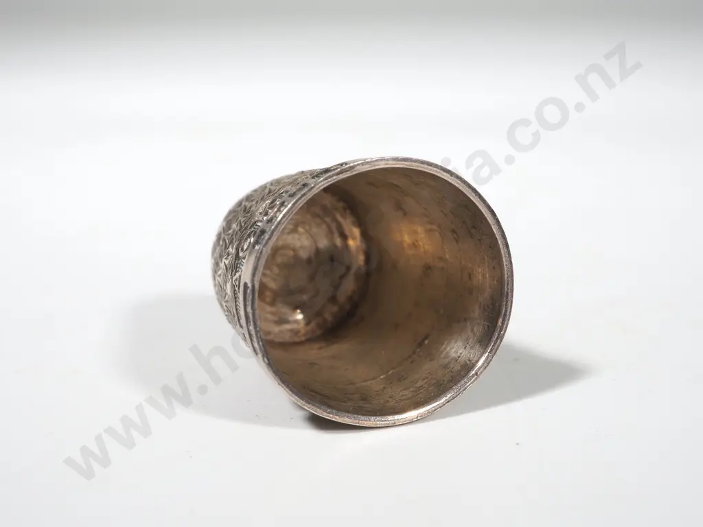 Sterling Silver Thimble - maker: Henry Griffith & Sons - Birmingham 1930;  Ribbed Band Marked Blackpool Image 1++