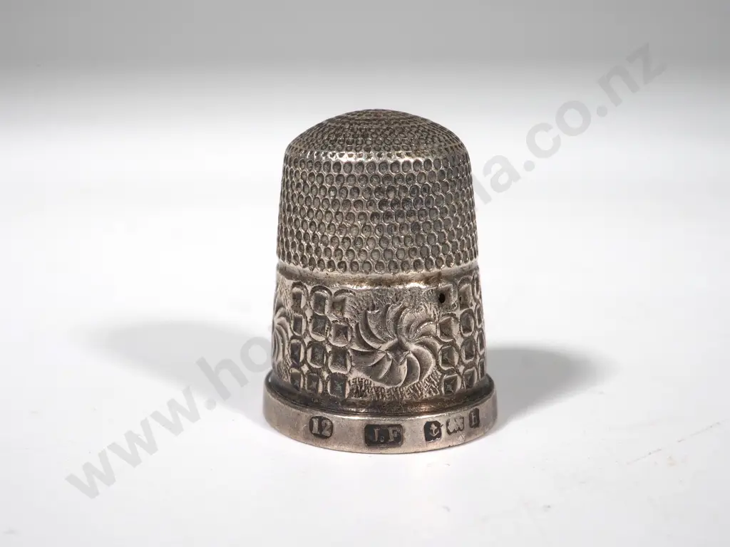 Sterling Silver Thimble - maker: James Fenton - Birmingham 1907 Image 1++