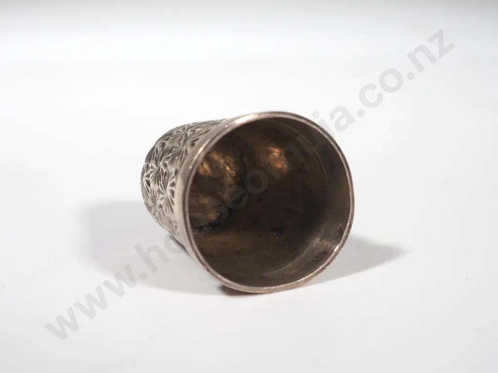 Sterling Silver Thimble: Henry Griffith & Sons - Birmingham 1918 Image 1++