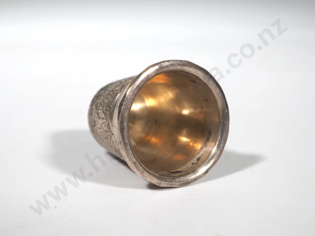 Sterling Silver Thimble: Charles Horner - Chester 1932 Image 1++