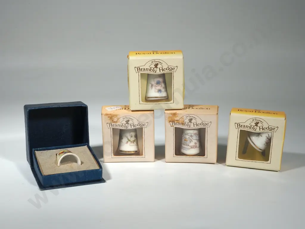 Four Royal Doulton "Brambly Hedge" Thimbles & a  Signed Royal Worcester Thimble Image 1++