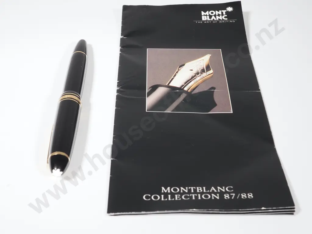 Mont Blanc Fountain Pen w Guarantee Card Image 1++