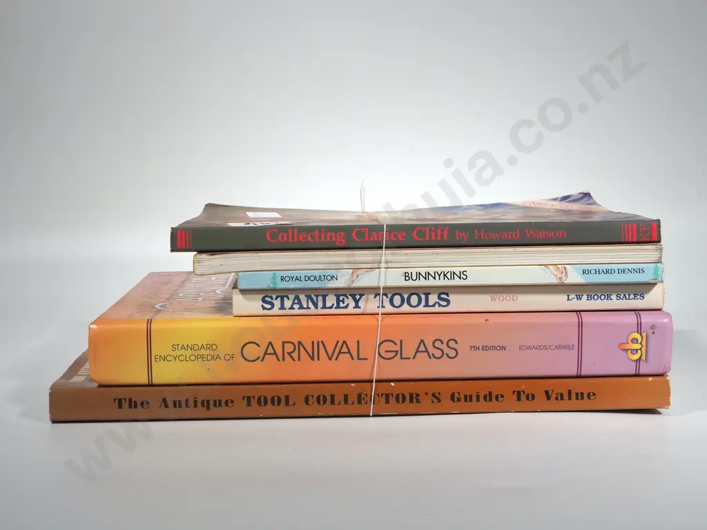 Collection of Books on Collectables Image 1++