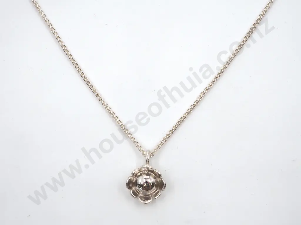 Sterling Silver Flower Pendant on Wheatlink Chain Image 1++