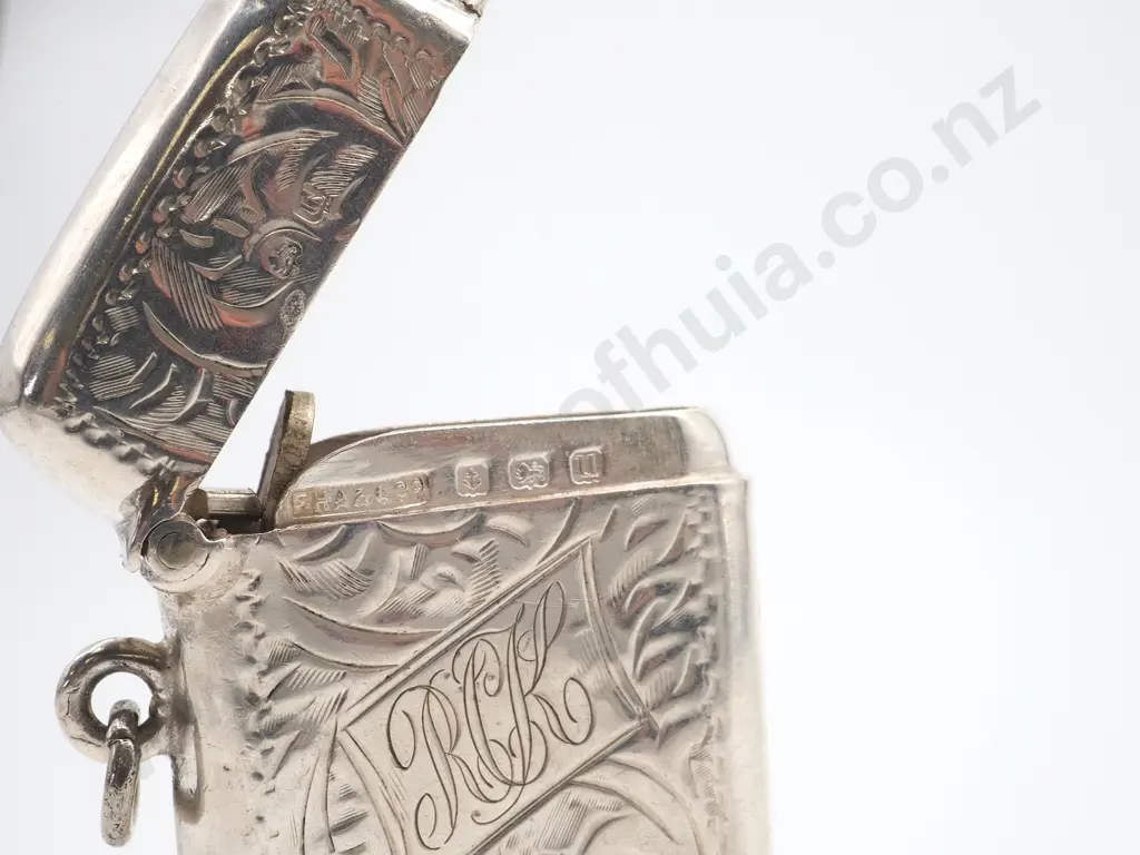 Sterling SIlver Engraved Vesta Case  Image 1++