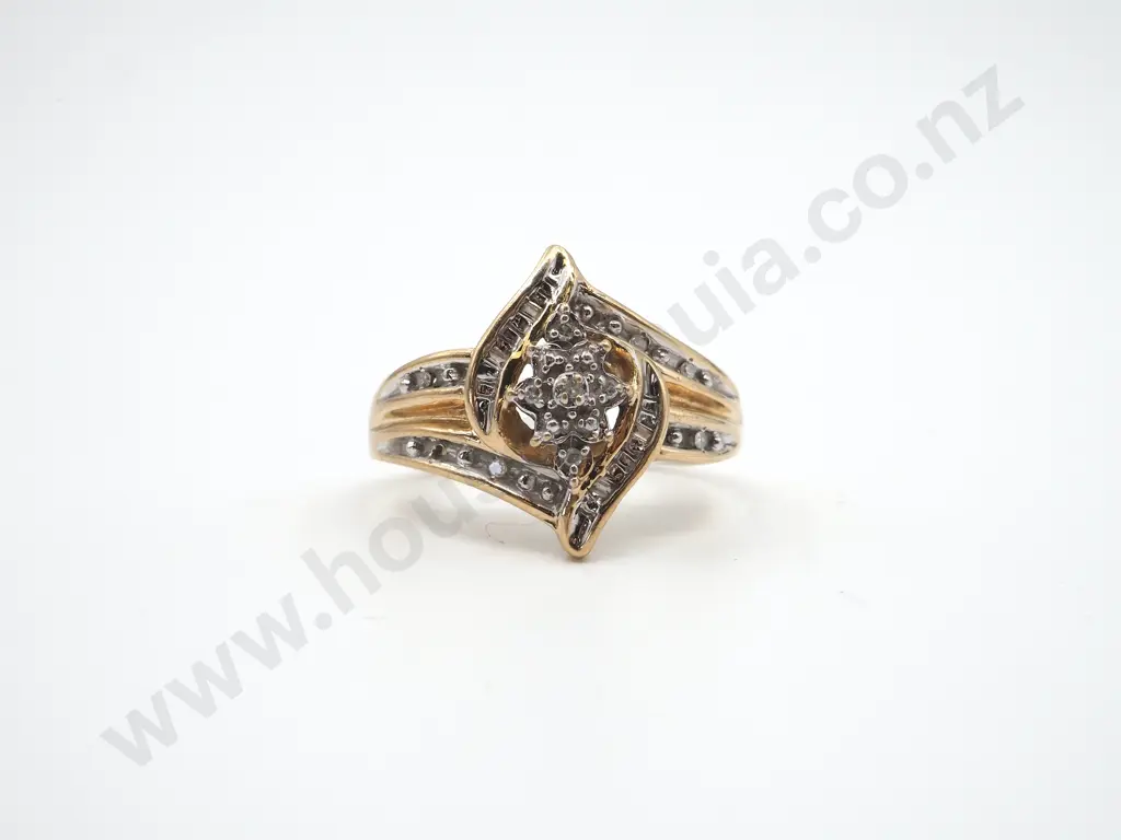 9ct Gold Diamond Ring A/F Image 1++