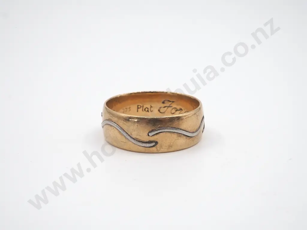 9ct Gold Wedding Band w Platinum Inserts Image 1++