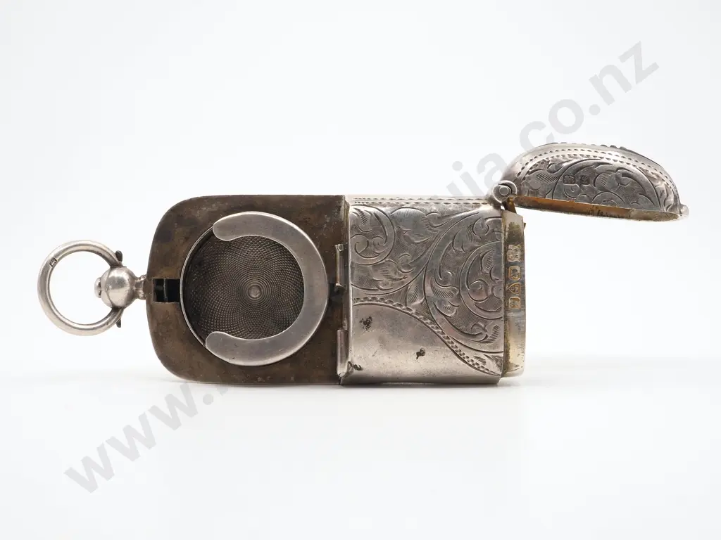 Sterling Silver Vesta /Sovereign Case A/F (Missing Sovereign Case Lid) Image 1++