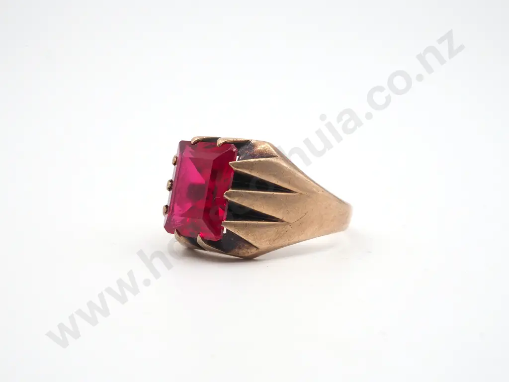 9ct Gold Synthetic Ruby Ring Image 1++