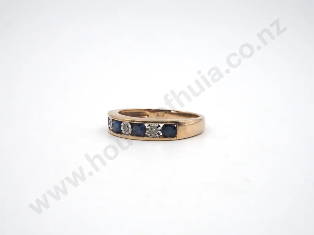9ct Gold Ring w Illusion Set Diamonds & Sapphires Image 1++