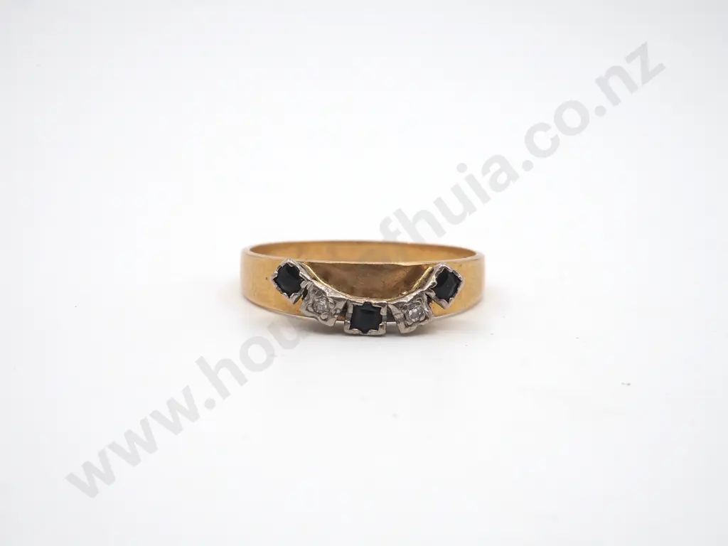 18ct Gold Diamond & Sapphire Ring  Image 1++
