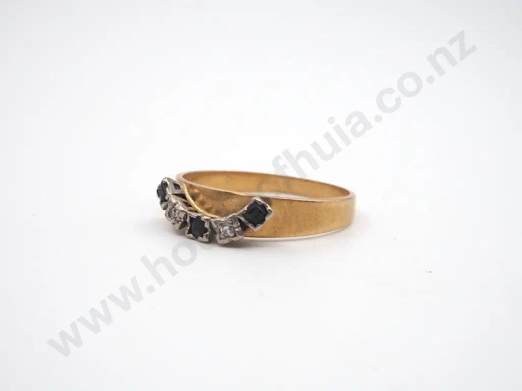 18ct Gold Diamond & Sapphire Ring  Image 1++