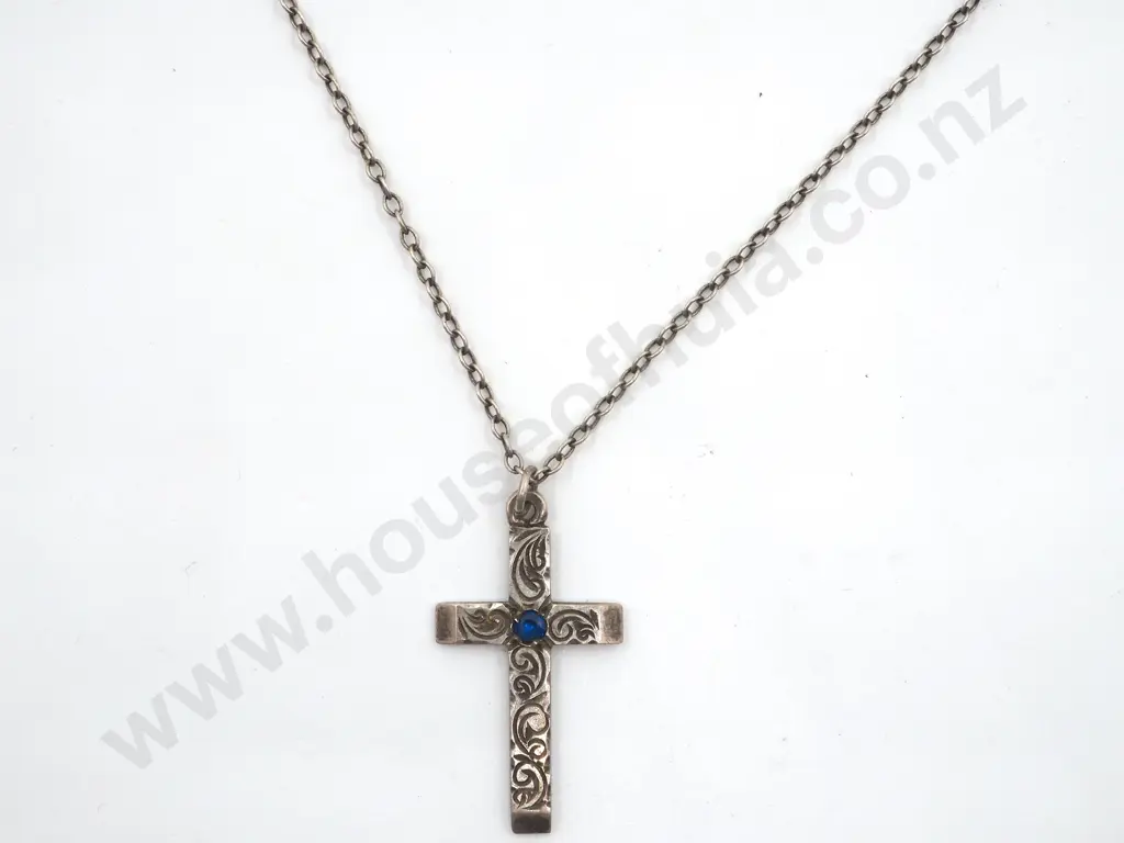 Sterling Silver Cross & Chain Image 1++