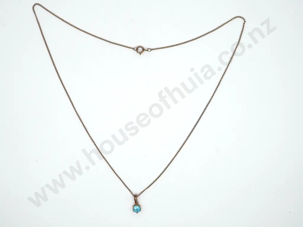 9ct Gold Pendant w Blue Gem on 9ct Gold Chain Image 1++
