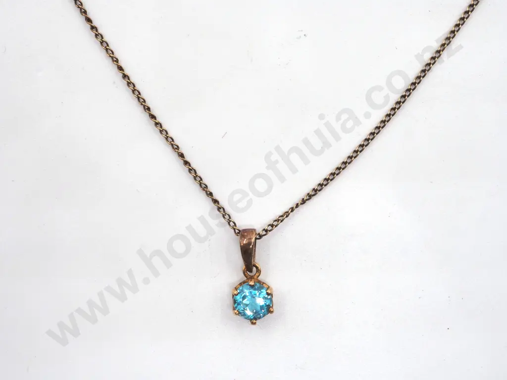9ct Gold Pendant w Blue Gem on 9ct Gold Chain Image 1++