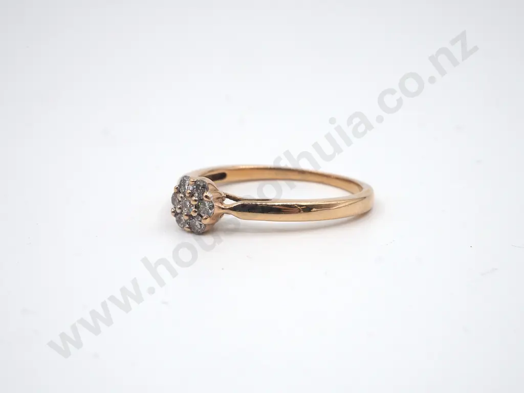 18ct Gold Seven Diamond Ring Image 1++