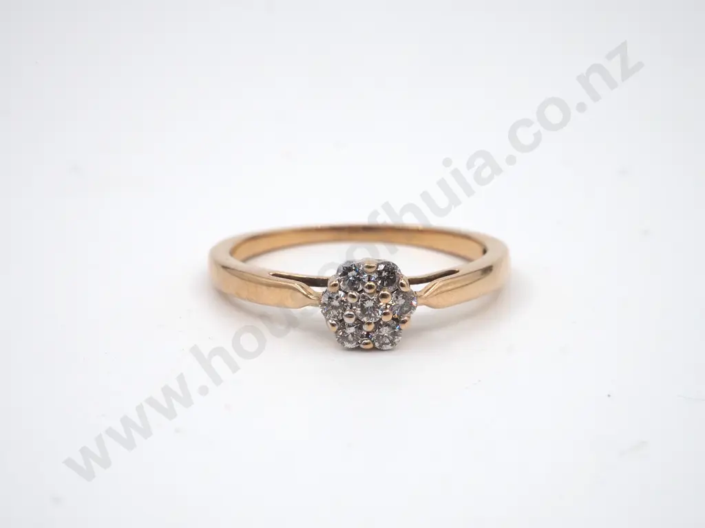 18ct Gold Seven Diamond Ring Image 1++