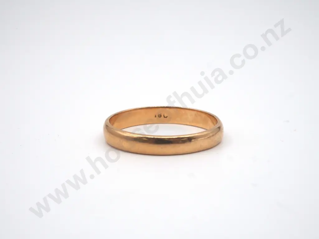 18ct Gold Wedding Band Image 1++