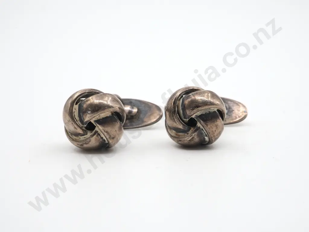 Pair of Sterling Silver Knot Cufflinks Image 1++
