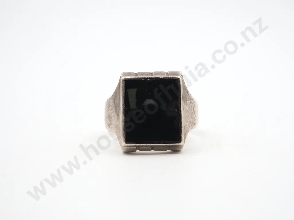 Sterling SIlver & Onyx Ring Image 1++