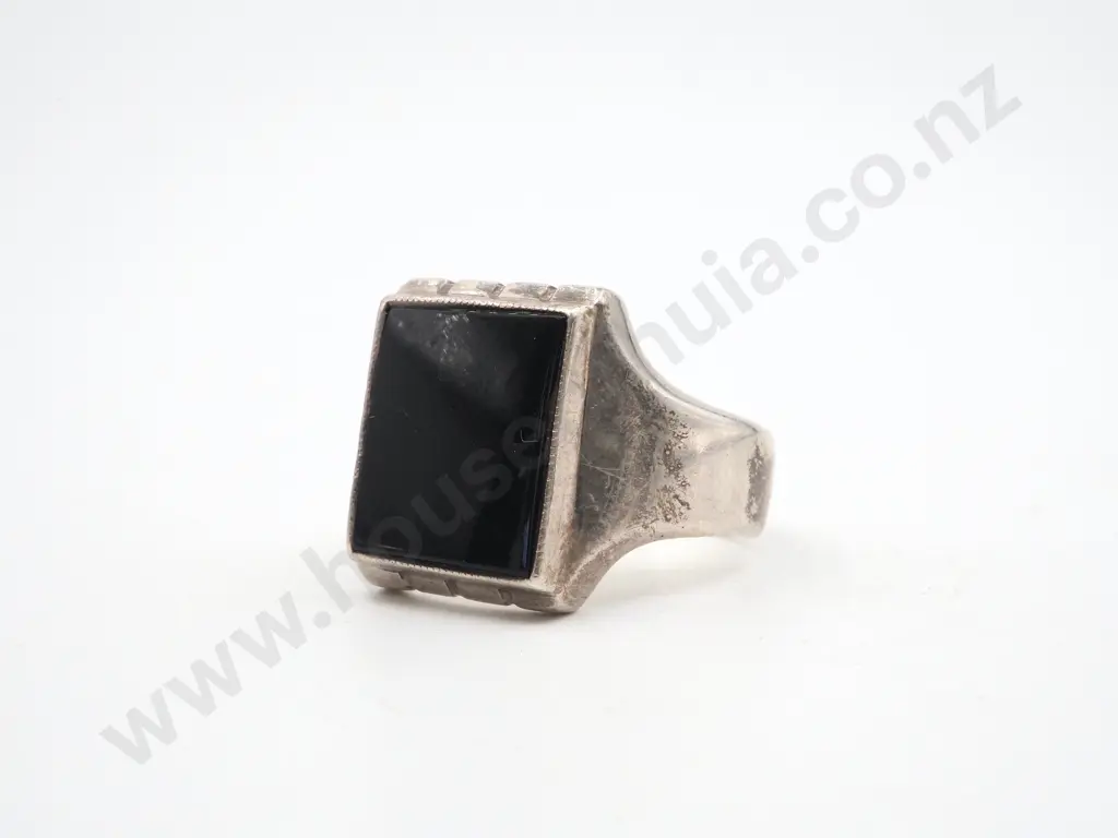 Sterling SIlver & Onyx Ring Image 1++