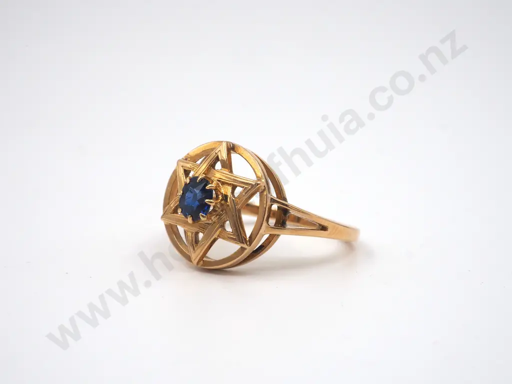 18ct Gold & Sapphire Five Point Star Ring Image 1++