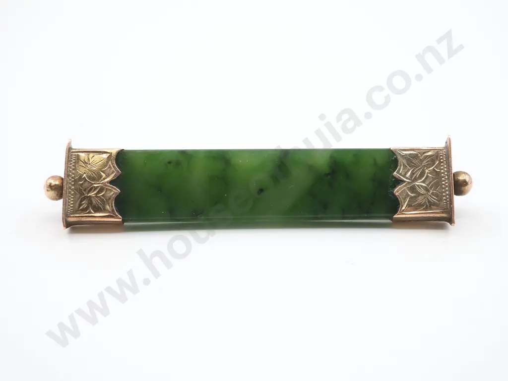 9ct Gold & Greenstone Bar Brooch Image 1++