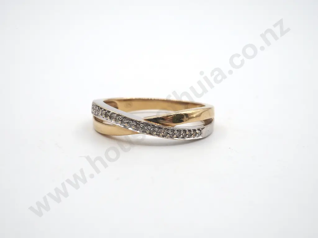 9ct Gold & Diamond Michael Hill Ring Image 1++