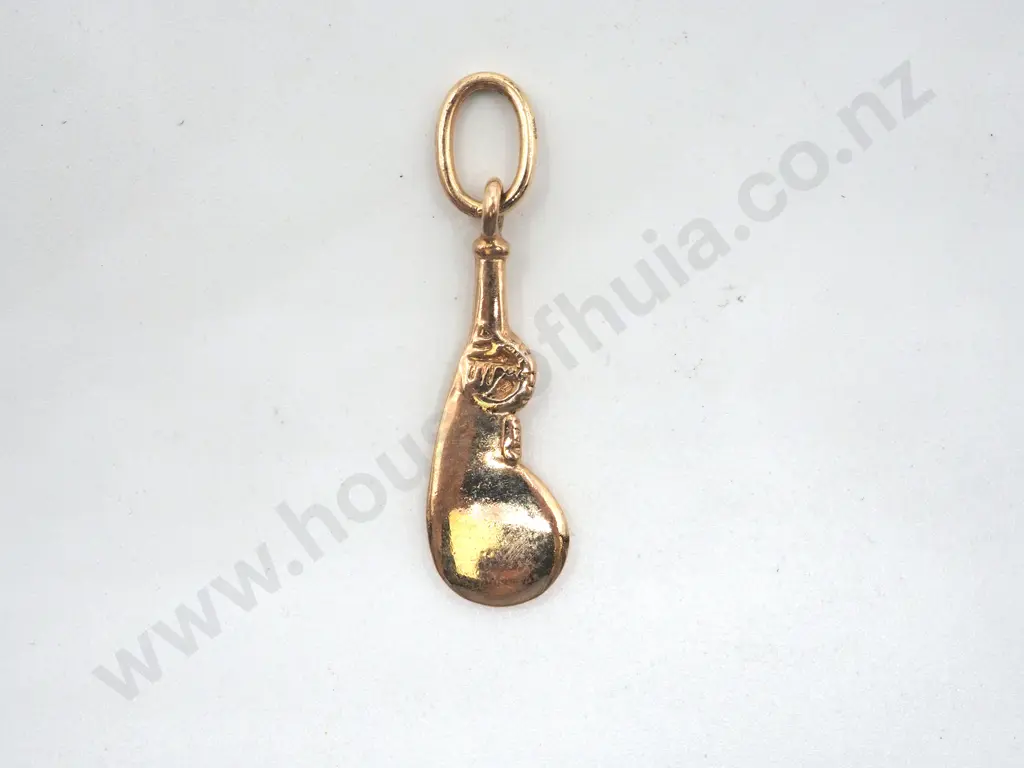 Vintage 9ct Gold Patu Pendant Image 1++