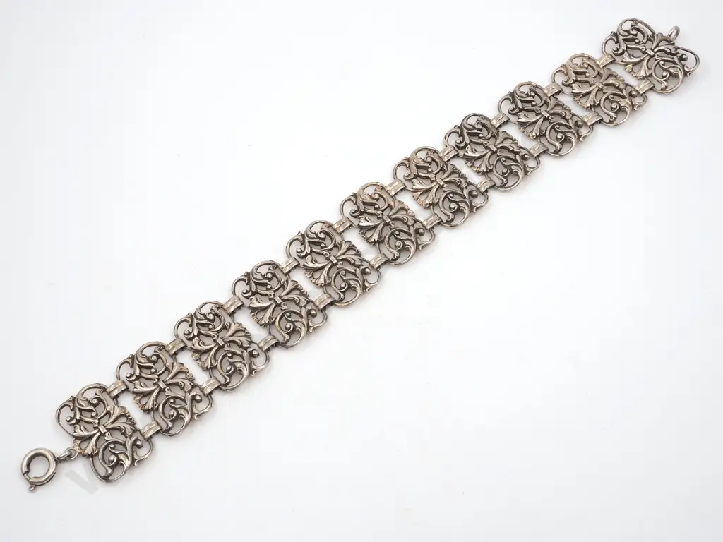 Vintage Ornate Sterling Silver Bracelet Image 1++