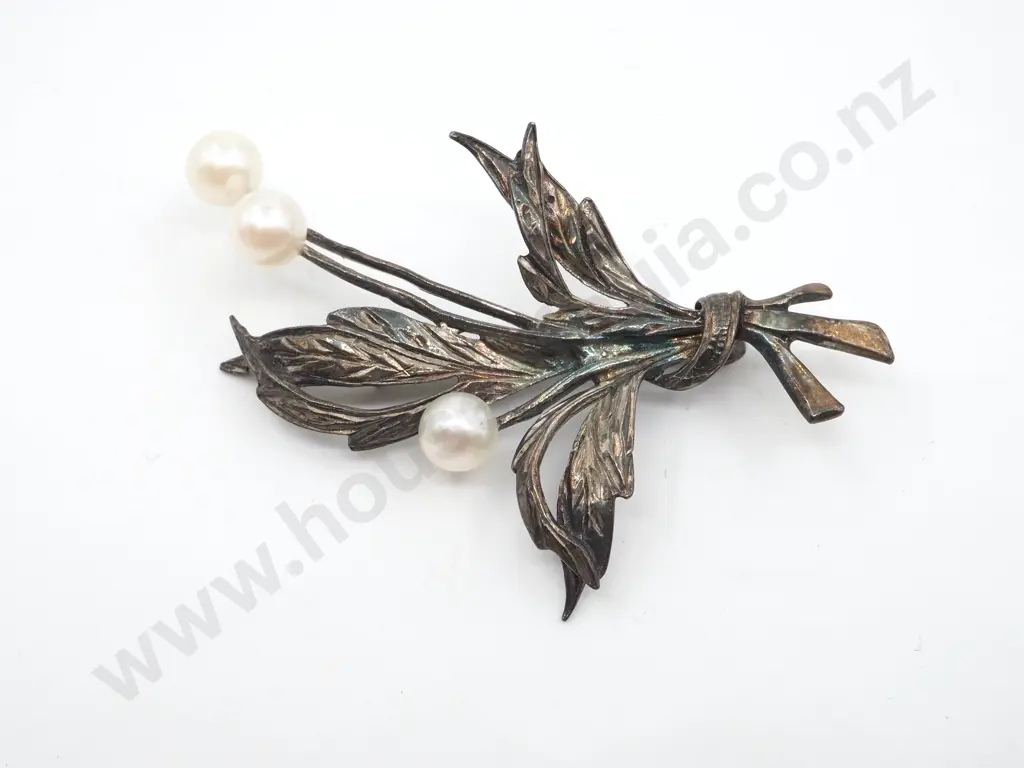 Sterling Silver & Pearl Bouquet Brooch Image 1++