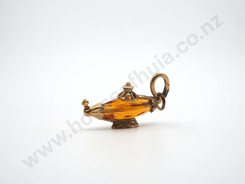 9ct Gold English Hallmarked Genie Lamp Pendant Image 1++