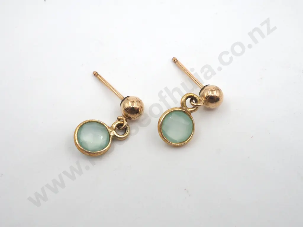 Pair of 9ct Gold Earrings w Opals Image 1++