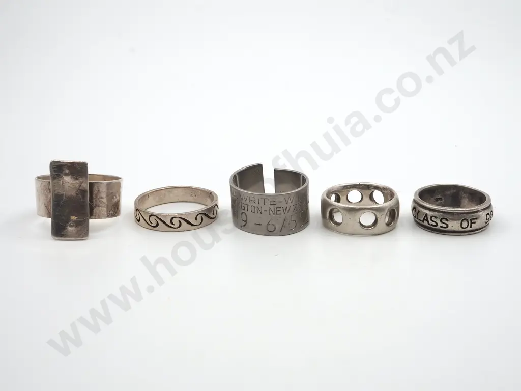 Four Sterling Silver Rings & Another  Image 1++
