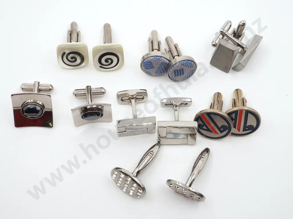 Seven Pairs of Vintage Cufflinks Image 1++