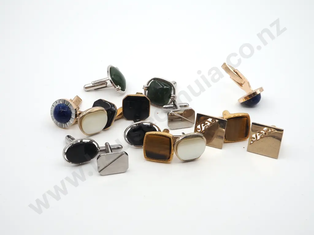 Seven Pairs of Vintage Cufflinks  Image 1++