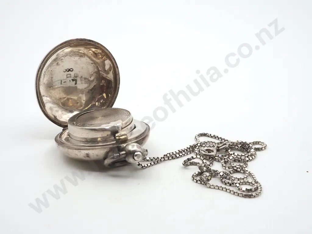 Sterling Silver Sovereign Case with Box Link Chain  Image 1++