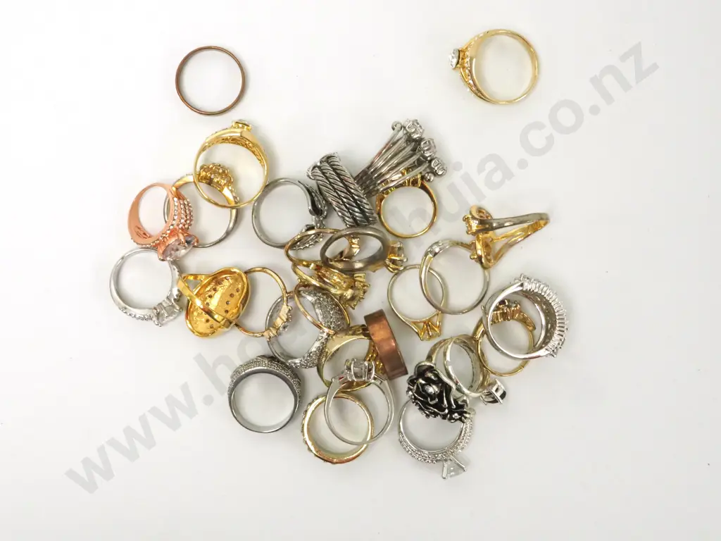 Bag of Costume Jewellery Rings. Some with Stones Image 1++