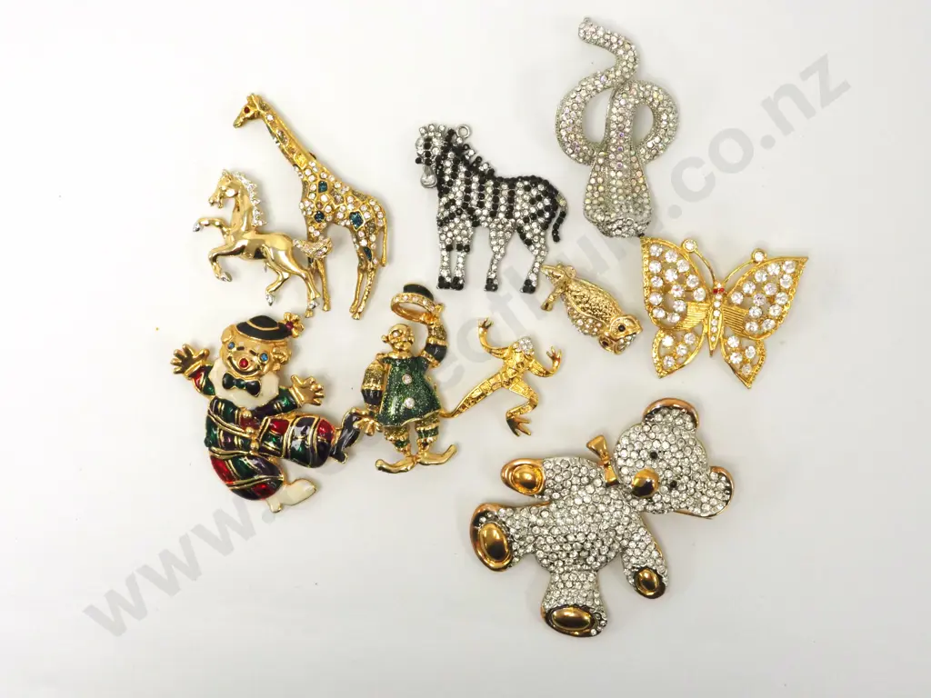 Large Bag of Costume Jewellery Containing Encrusted Brooches Image 1++