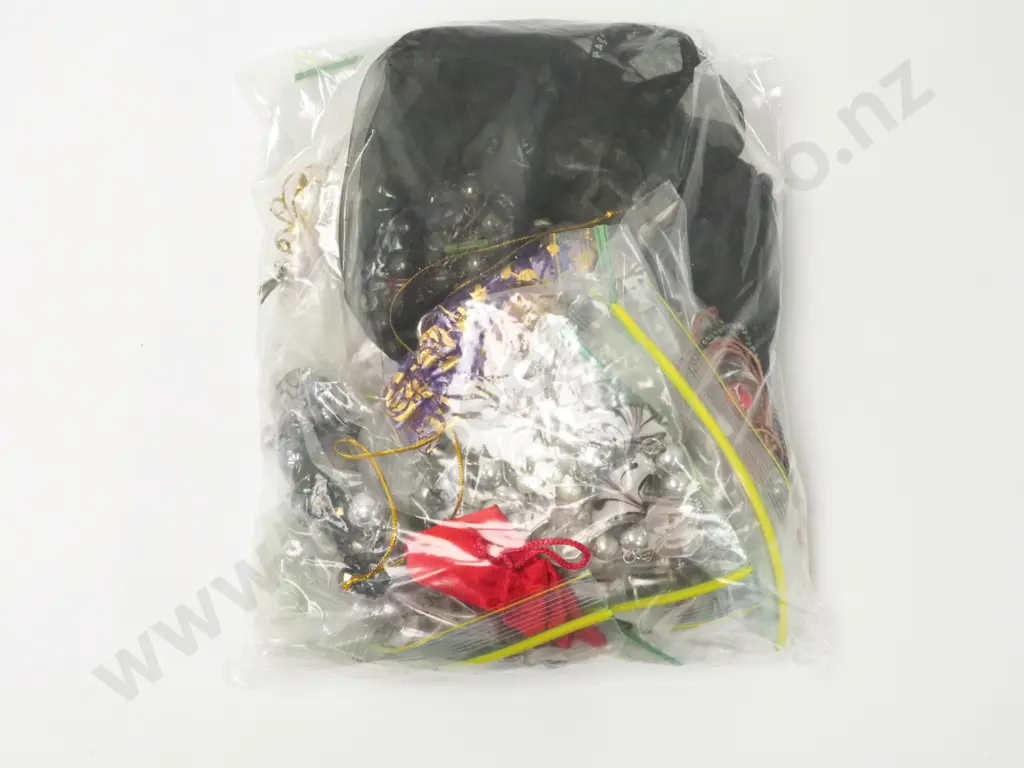 Large Bag of Costume Jewellery Containing Beads, Necklaces, Large Brooches Image 1++
