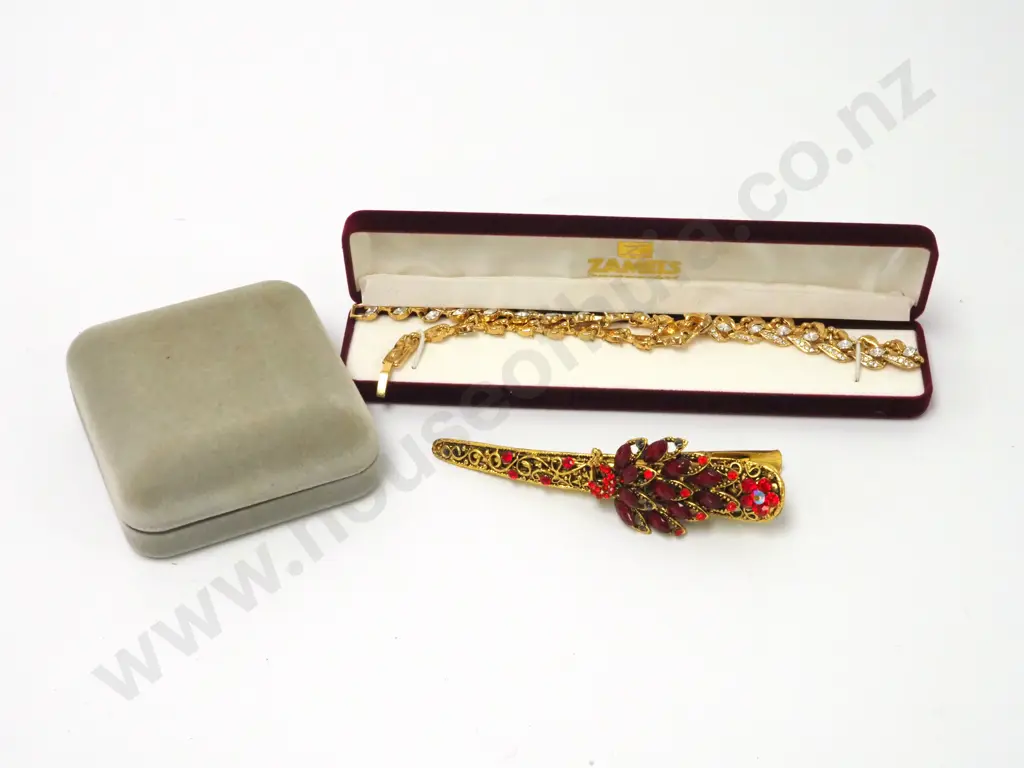 Zamels White Stone  Necklace, Large Ornate Hair Clip & Lotte Stone Necklace & Earrings  Image 1++