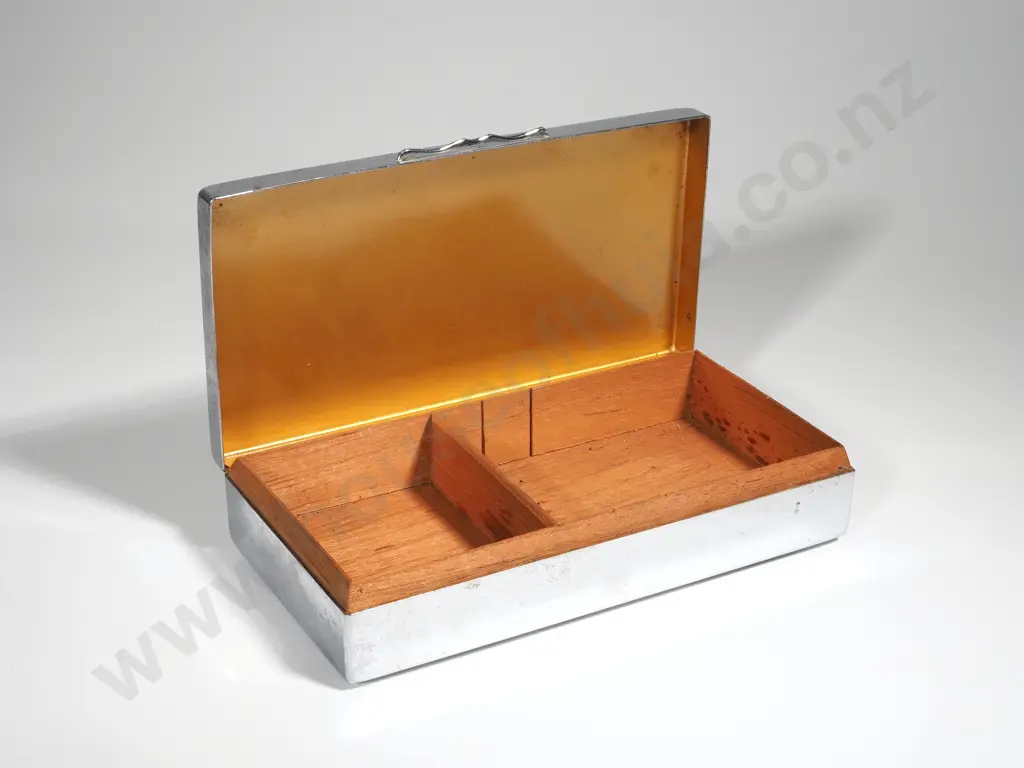Chrome Cigarette Presentation Case Image 1++
