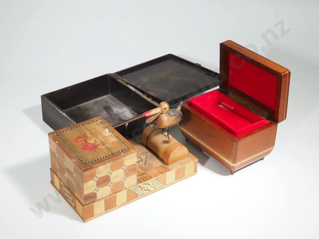 Embossed Leather Musical Box Monopole Cigar Box & A Novelty Cigar Dispenser  Image 1++