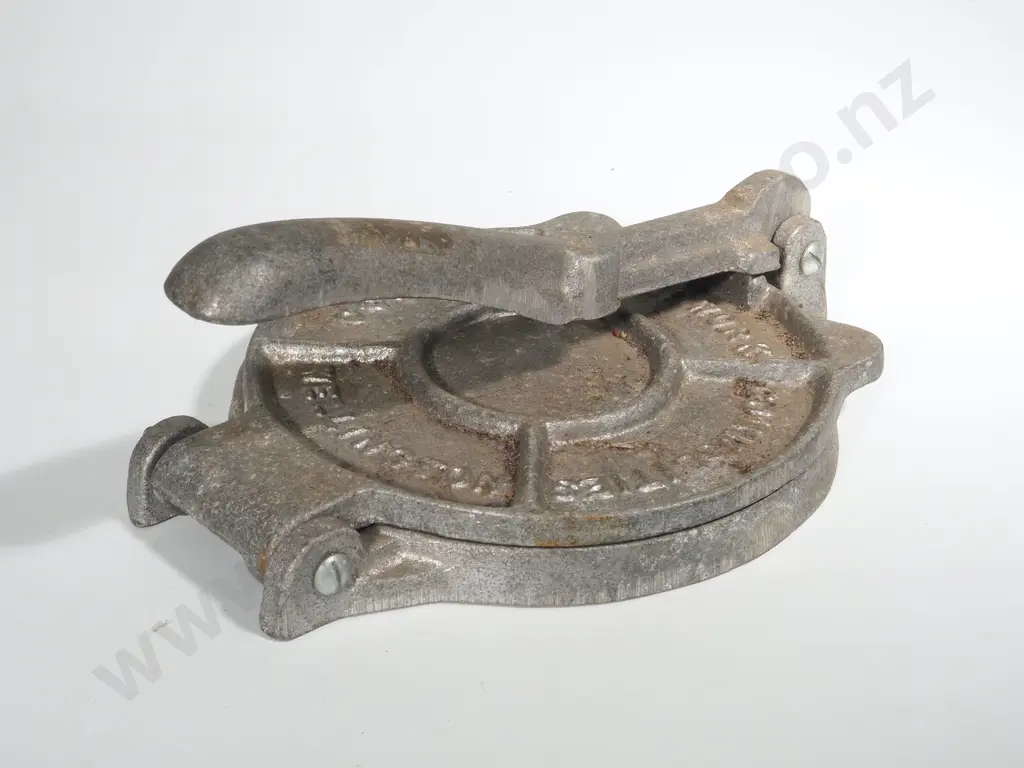 Ocean Handwork Commodities Wellington Tortilla Press Image 1++