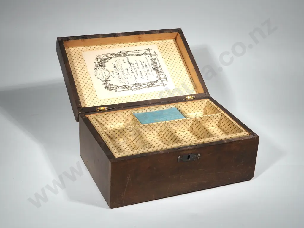 Wooden Sewing Presentation Box  Image 1++