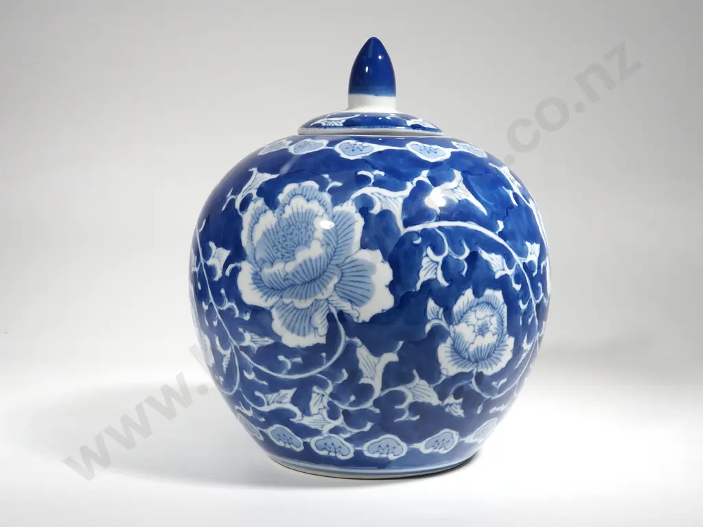 Large Blue & White Ginger Jar from the Canton Collection Image 1++