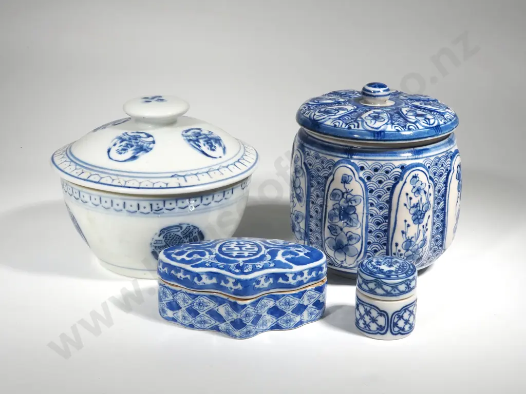 Four Pieces of Blue & White China Covered Jars Image 1++