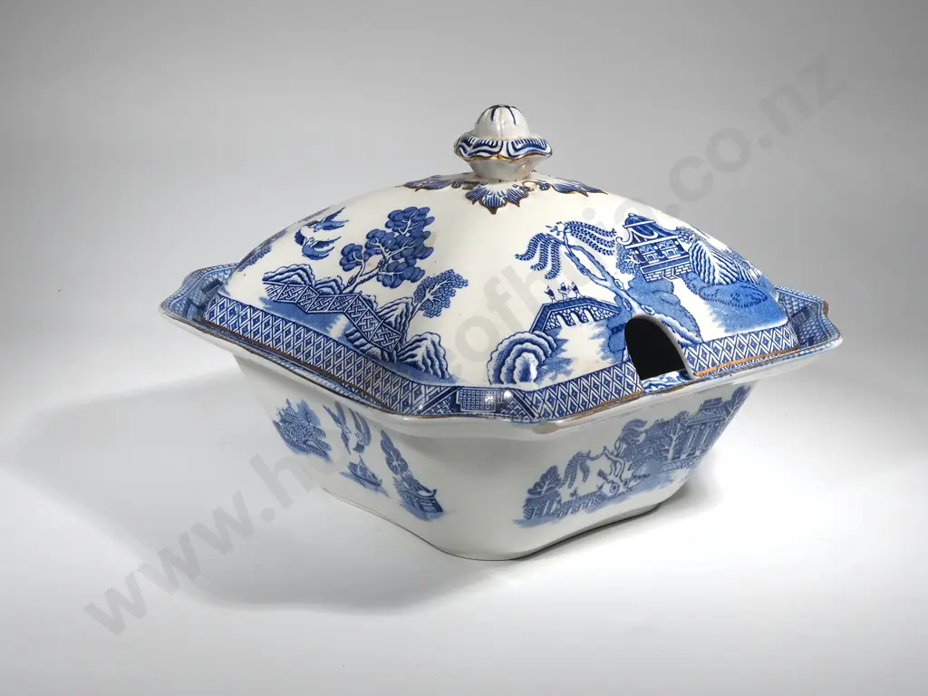 Exceptional Large Blue & White Pattern Tureen Image 1++
