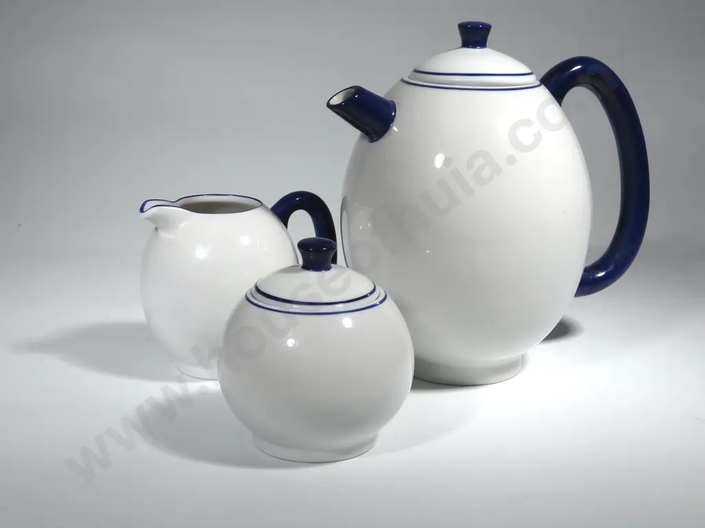 Blue & White Porcelain Teapot / Sugar / Creamer Image 1++
