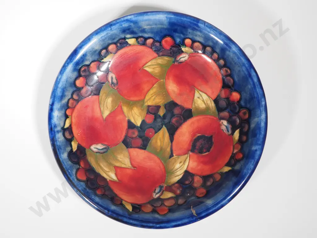 Moorcroft Plate in the Pomegranate Pattern - Green Signature A/F Image 1++
